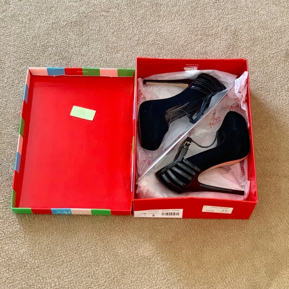 Black Suede Heels. Evening Wear.  5”. - Picture 6 of 7